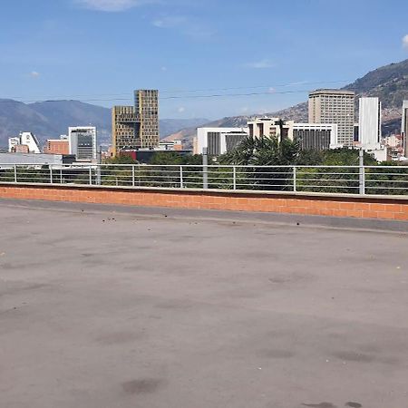 Apartamento Cerca A Plaza Mayor Medellín Kültér fotó